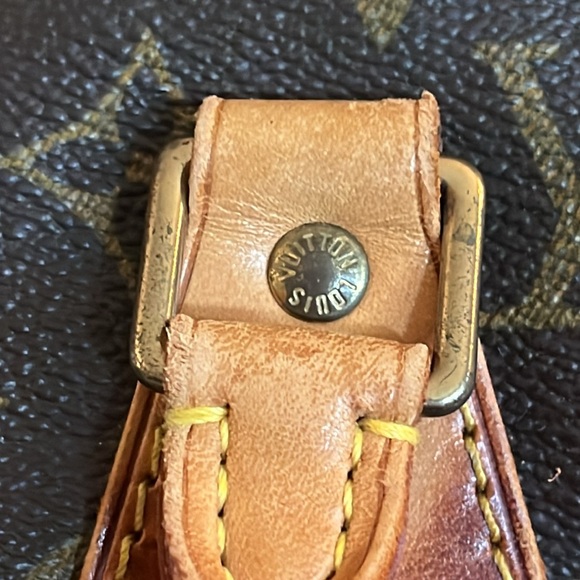 Louis Vuitton Vintage Monogram Canvas, ALMA Shoulder Bag - Picture 7 of 13